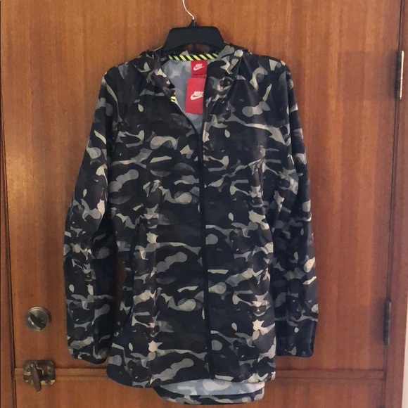 nike camo jacket womens